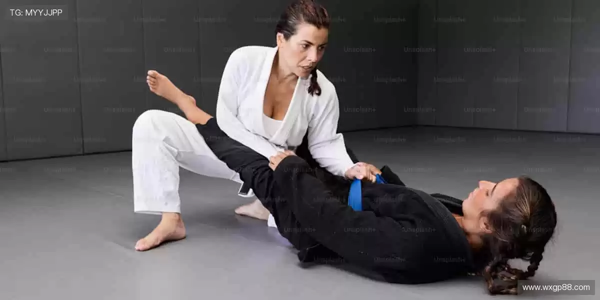 ⚽ 全球赛事盛宴，每一脚都点燃热血！🔥